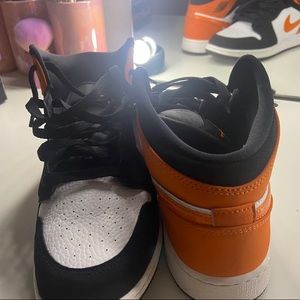 2019 Air Jordan 1 Mid 'Shattered Backboard'